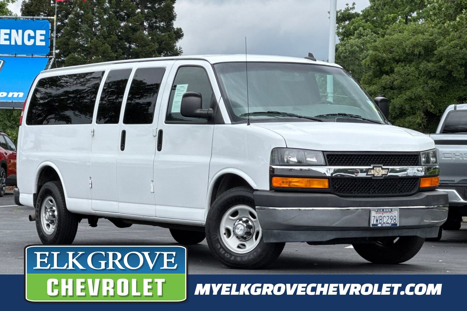 Summit White 2017 Chevrolet Express 3500 LT Extended RWD Van Rear-Wheel Drive 6-Speed Automatic Overdrive