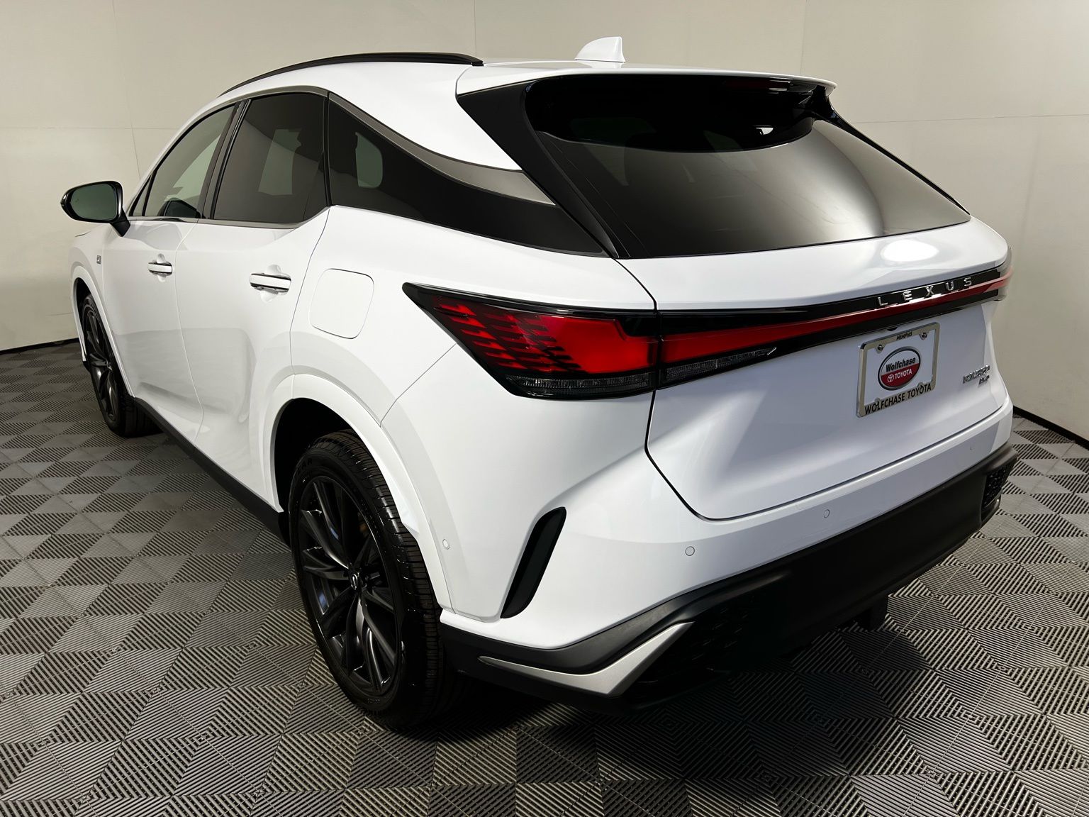 Thumbnail: 2024 Lexus RX - 7