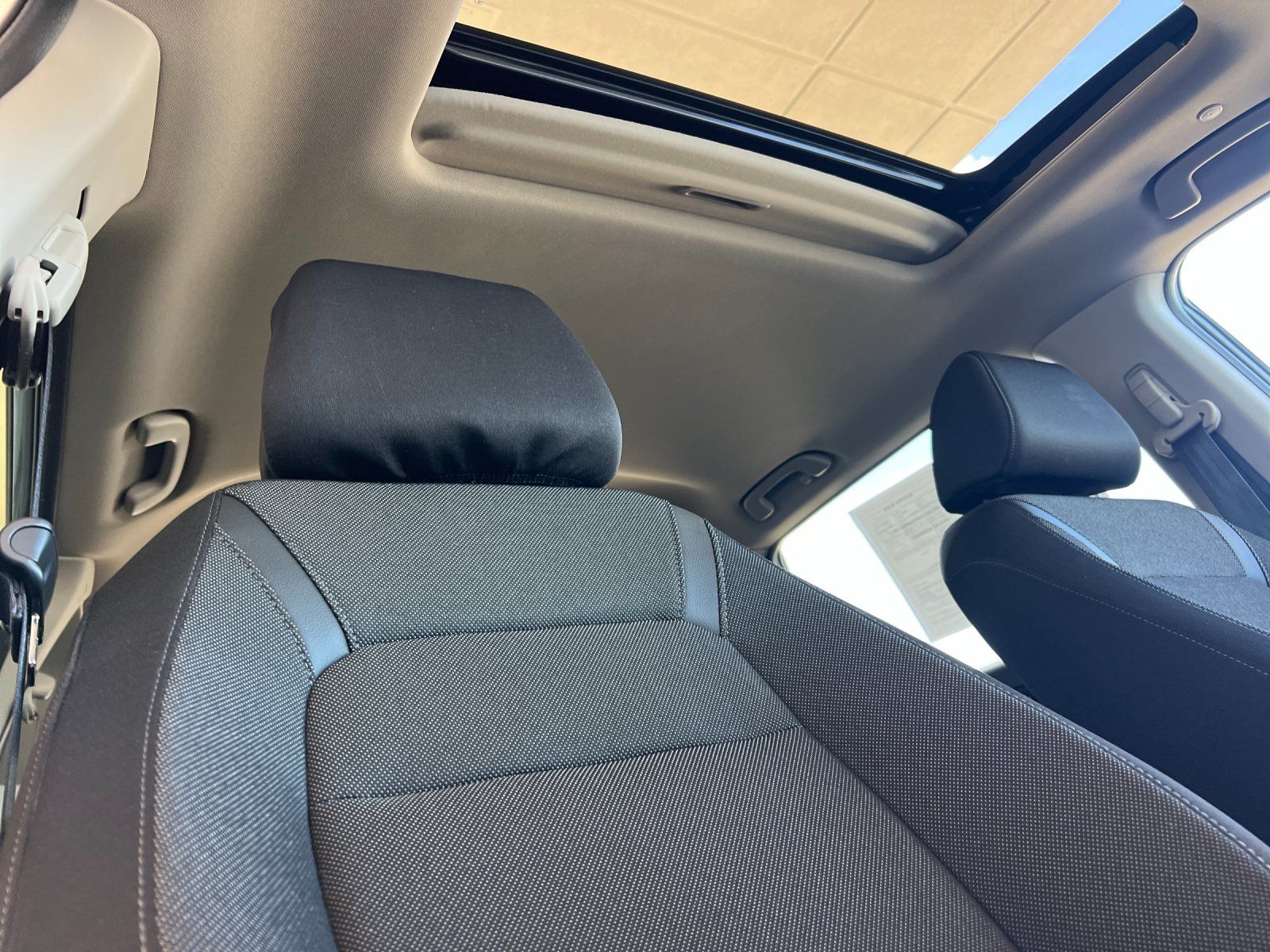 2025 Honda CR-V EX — full photo 17 of 28
