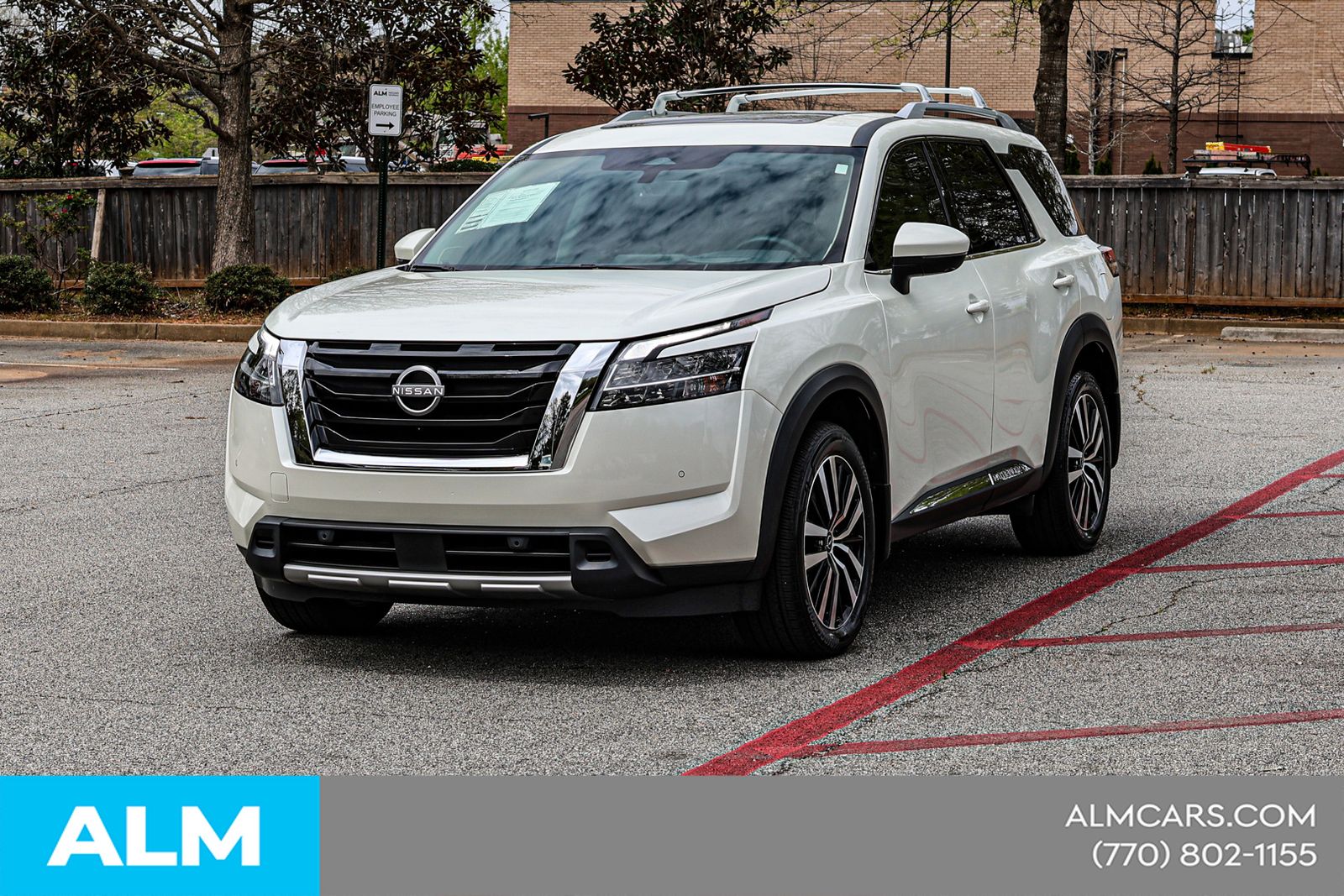 Used 2024 White Nissan Platinum image 4