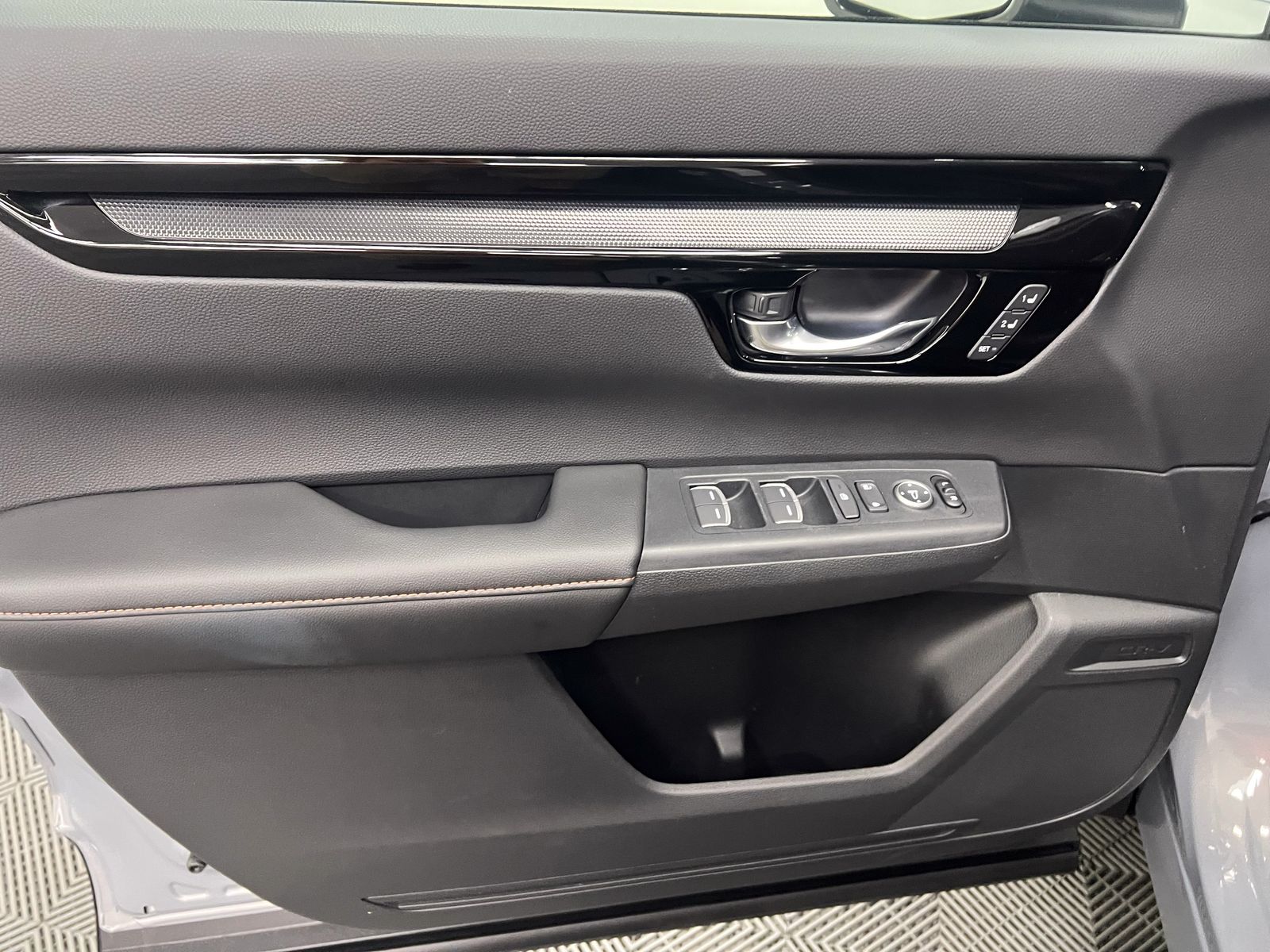 used 2025 Honda CR-V Hybrid car, priced at $37,288