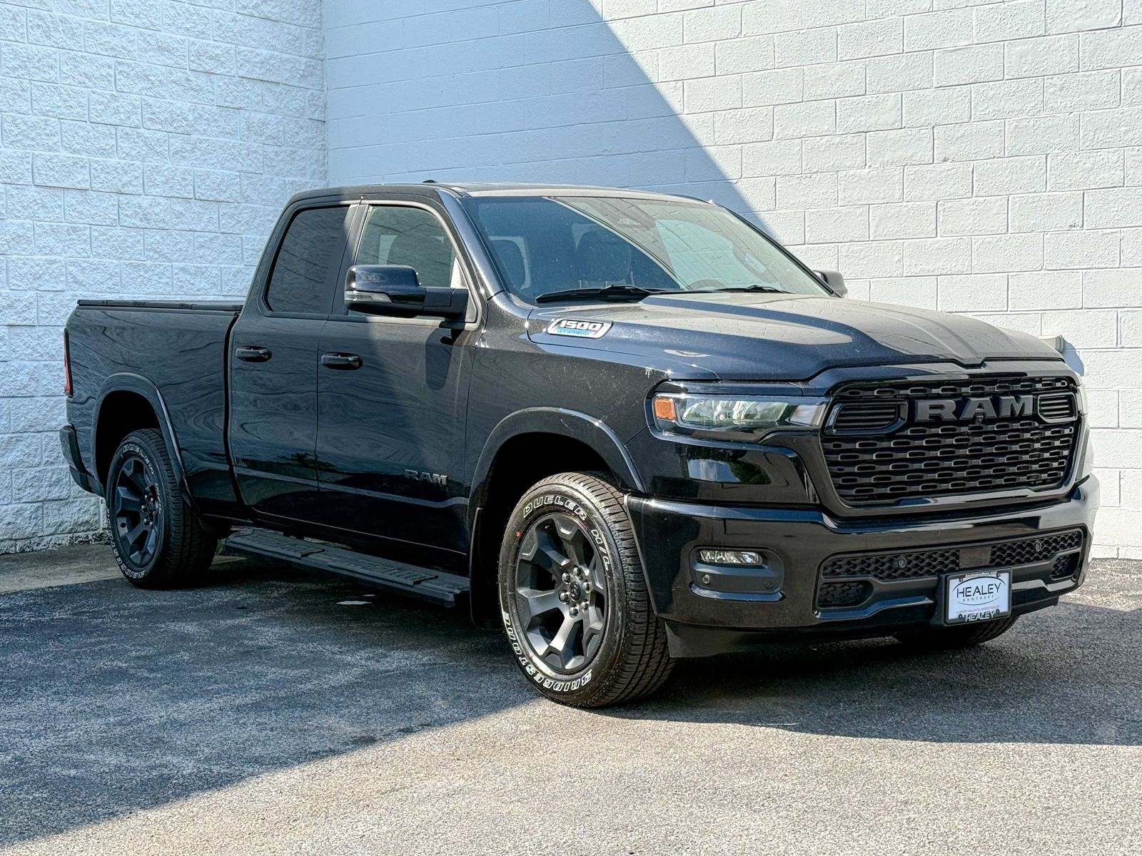 Diamond Black Crystal Pearlcoat 2025 RAM 1500 Big Horn Quad Cab 4WD Pickup Truck Four-Wheel Drive 8-Speed Automatic