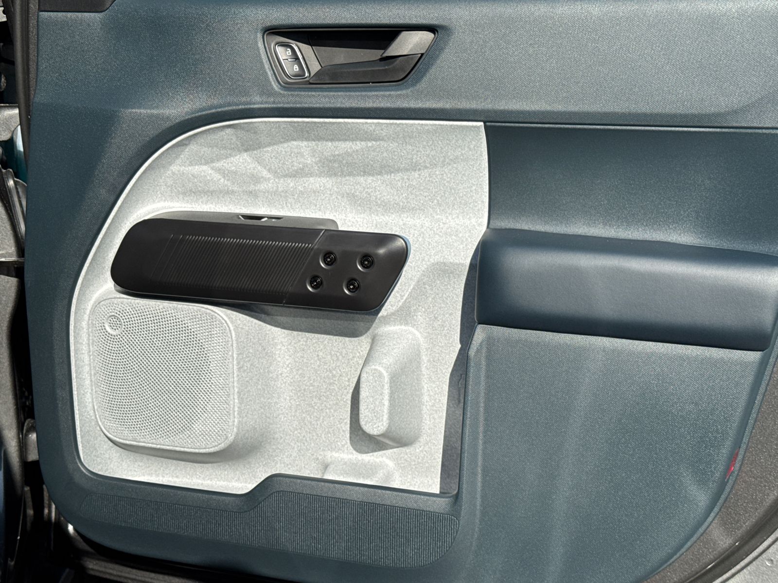 New 2026 Carbonized Gray Metallic Ford XLT image 15