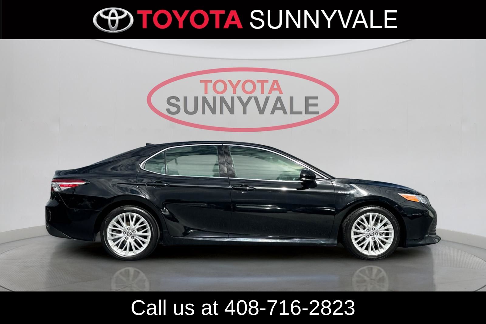 Used 2020 Toyota Camry Hybrid Sedan