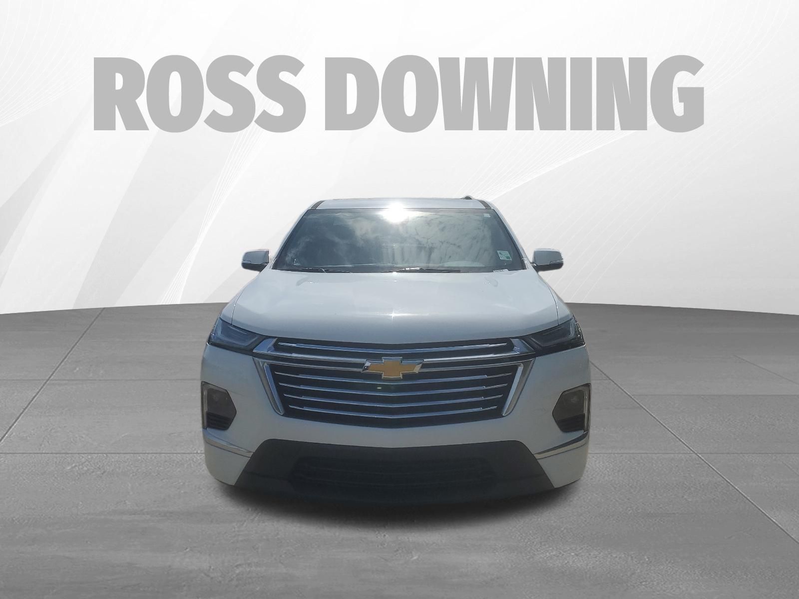 2023 Chevrolet Traverse Premier White at Royal Nissan