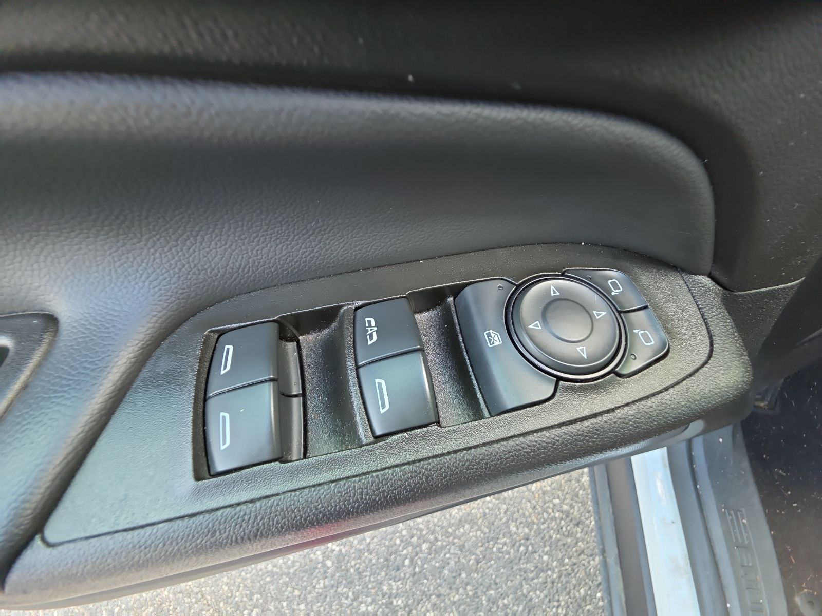 Used 2024 White Chevrolet LT image 19