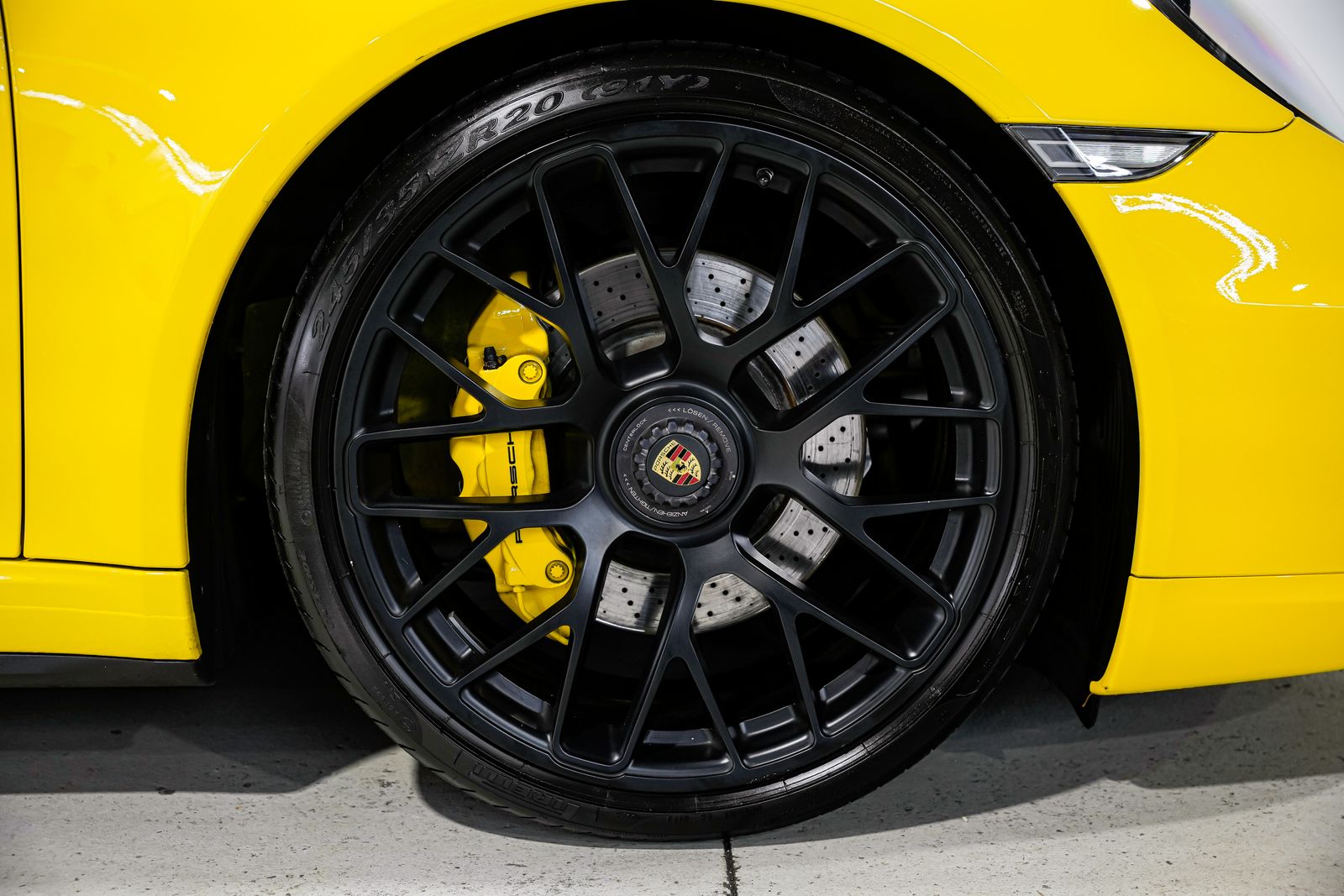 2015 Porsche 911 Carrera GTS — photo 49