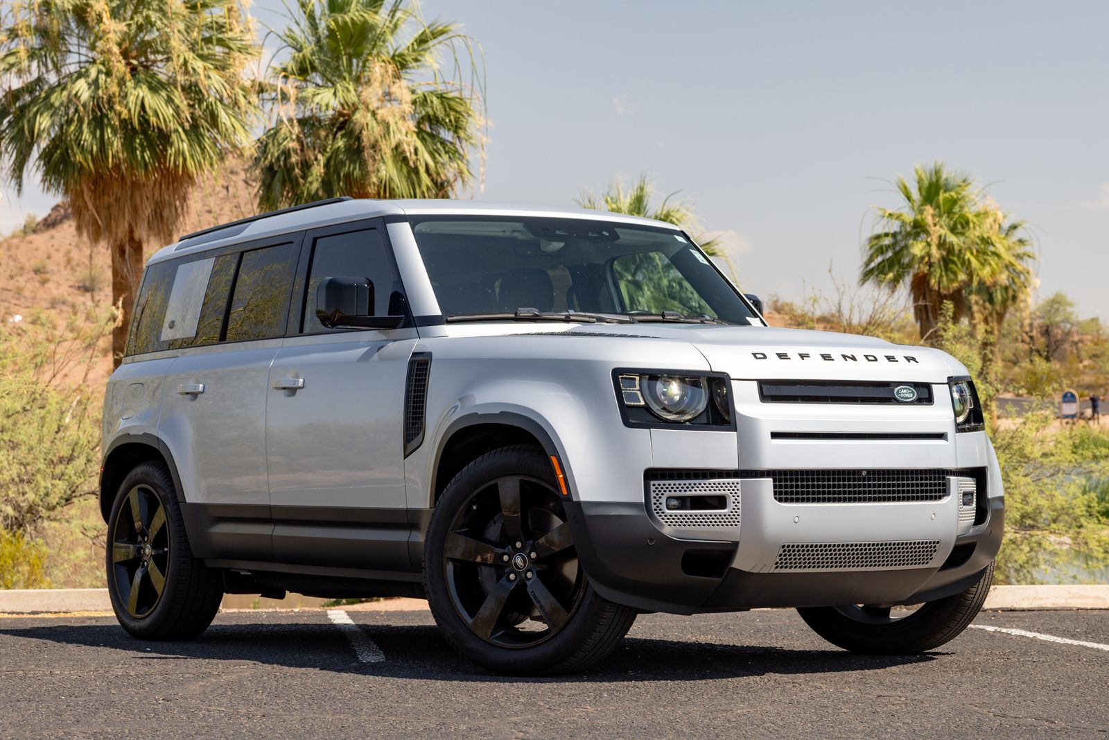 2023 Land Rover Defender 110 SE