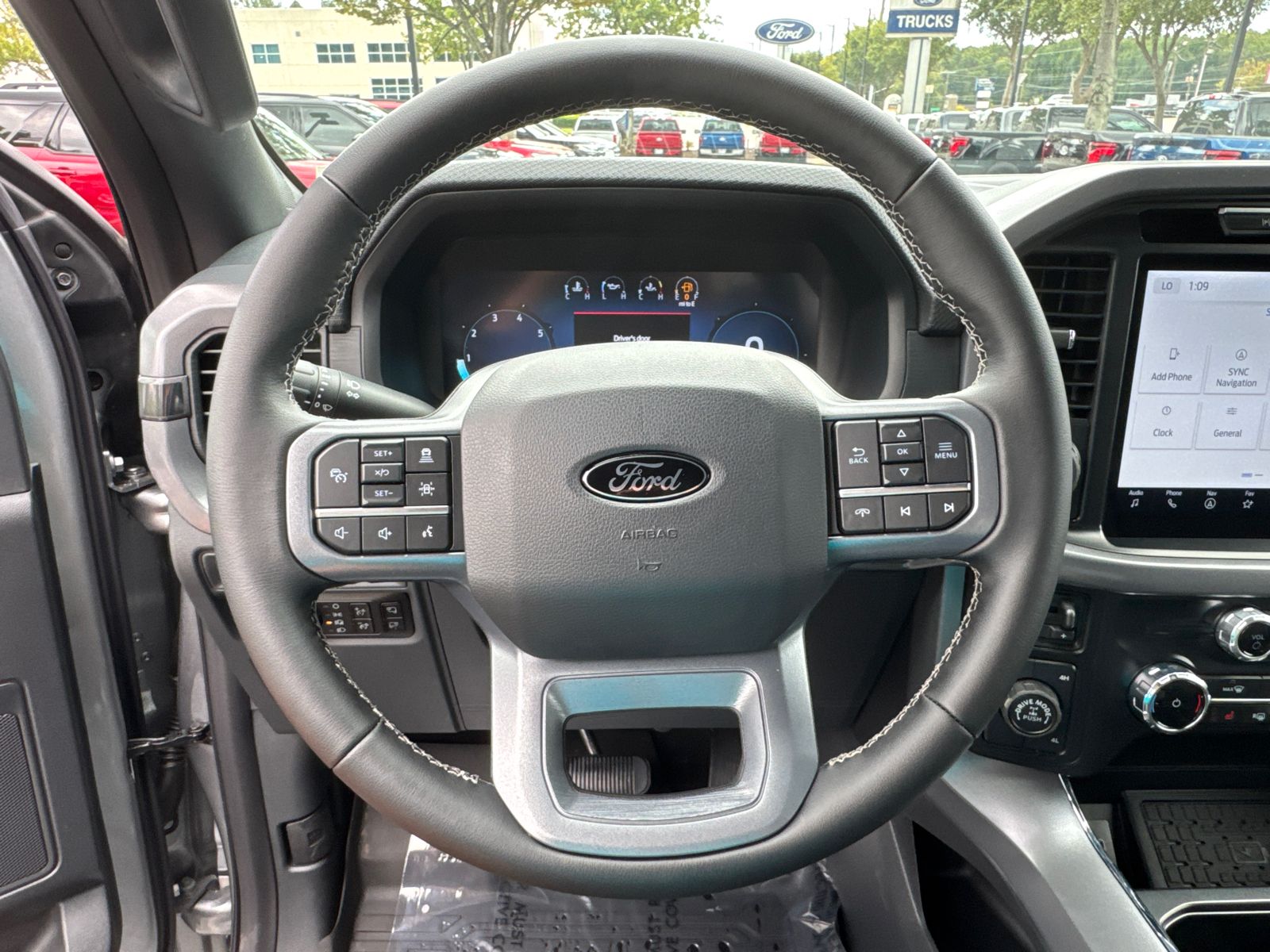 New 2025 Iconic Silver Metallic Ford XLT image 24