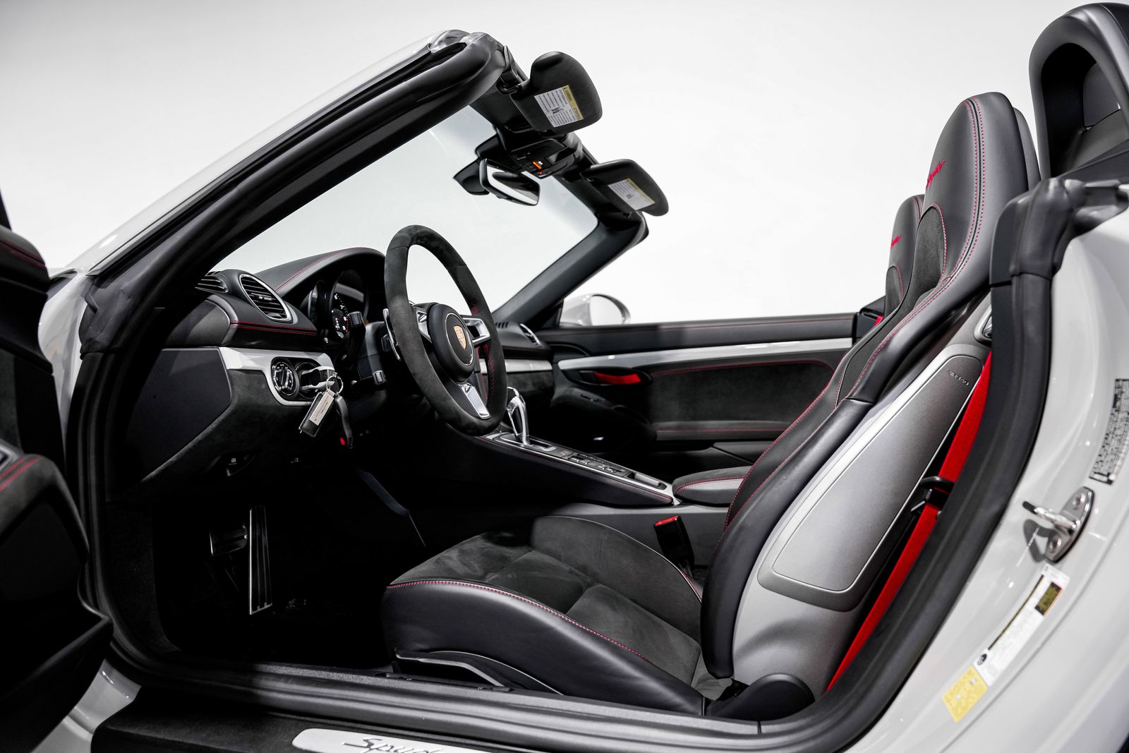 2022 Porsche 718 Spyder Base — photo 19