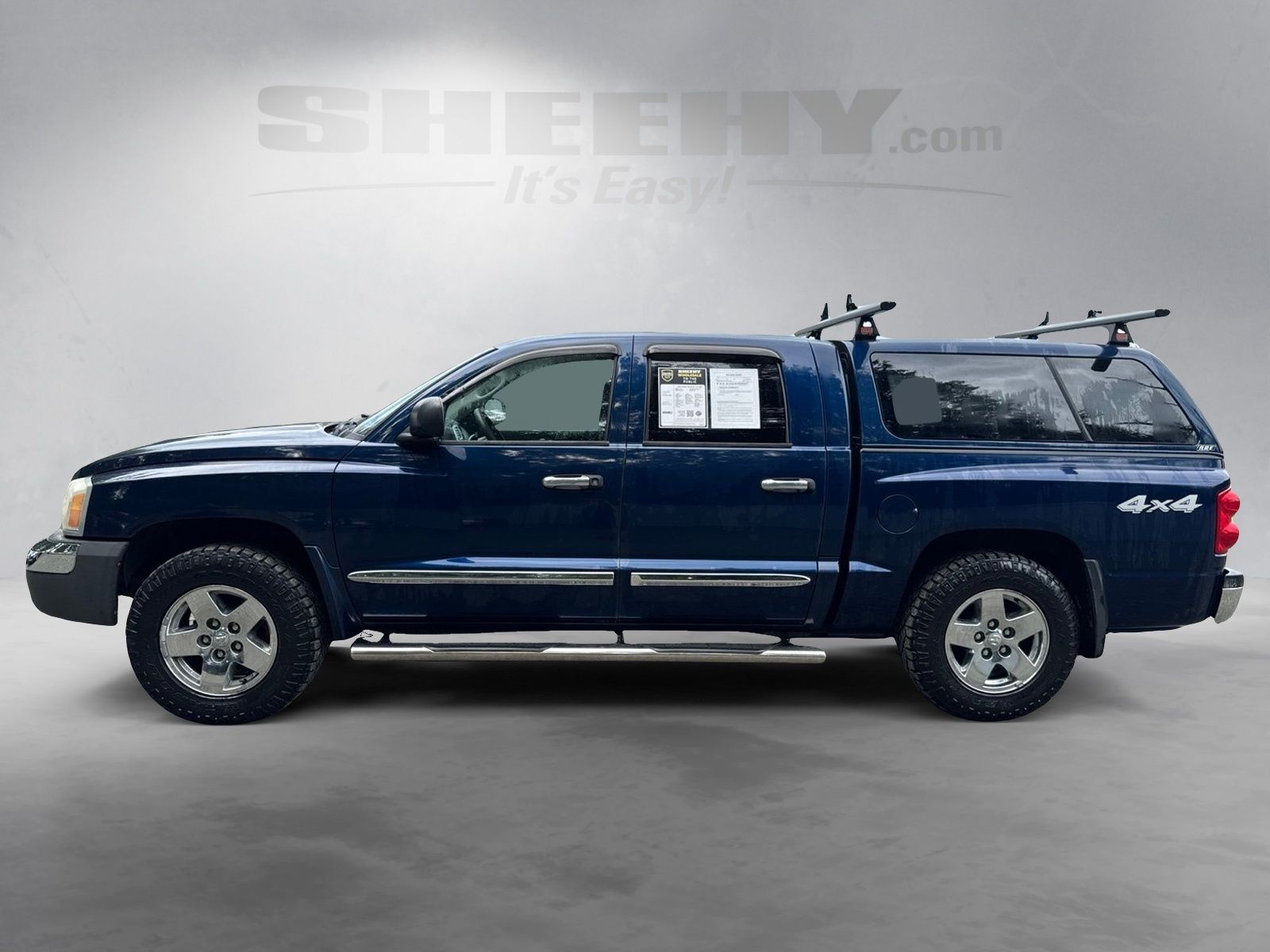 Used 2005 Blue Dodge SLT image 18