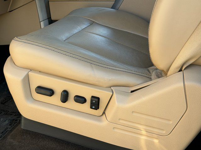 Used 2011 White Ford Lariat image 35