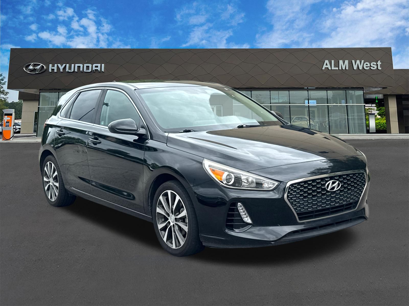 Used 2018 Black Hyundai Base image 3