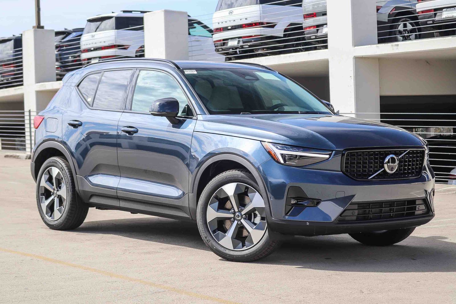 2026 Volvo XC40 B5 Plus
