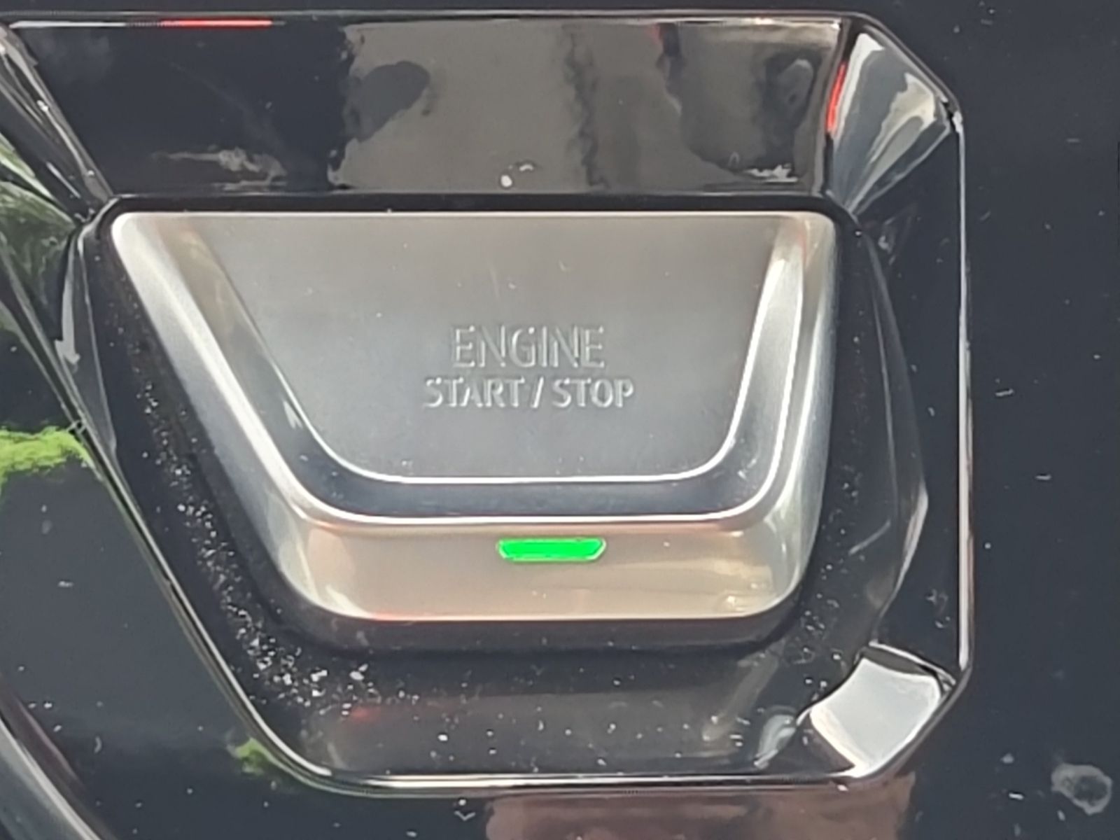 Used 2024 Red GMC Denali image 29
