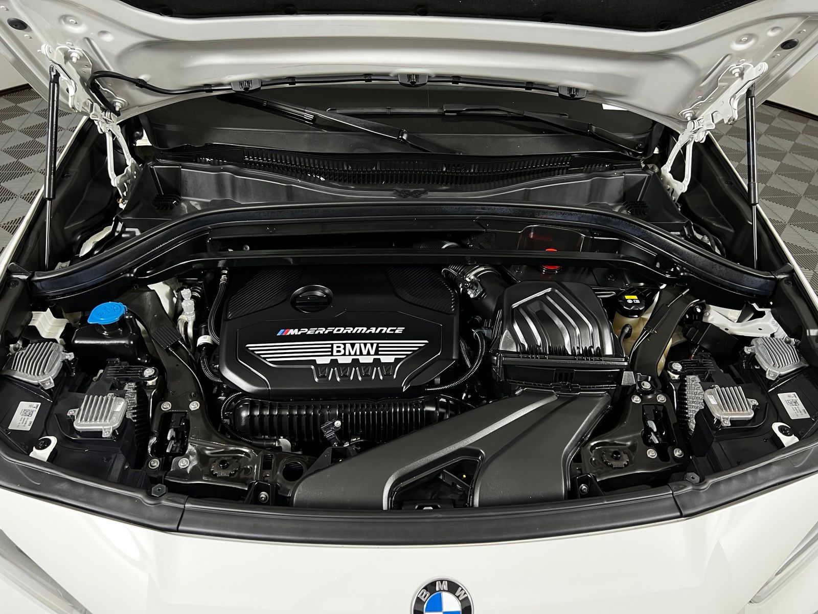 Thumbnail: 2022 BMW X2 - 9