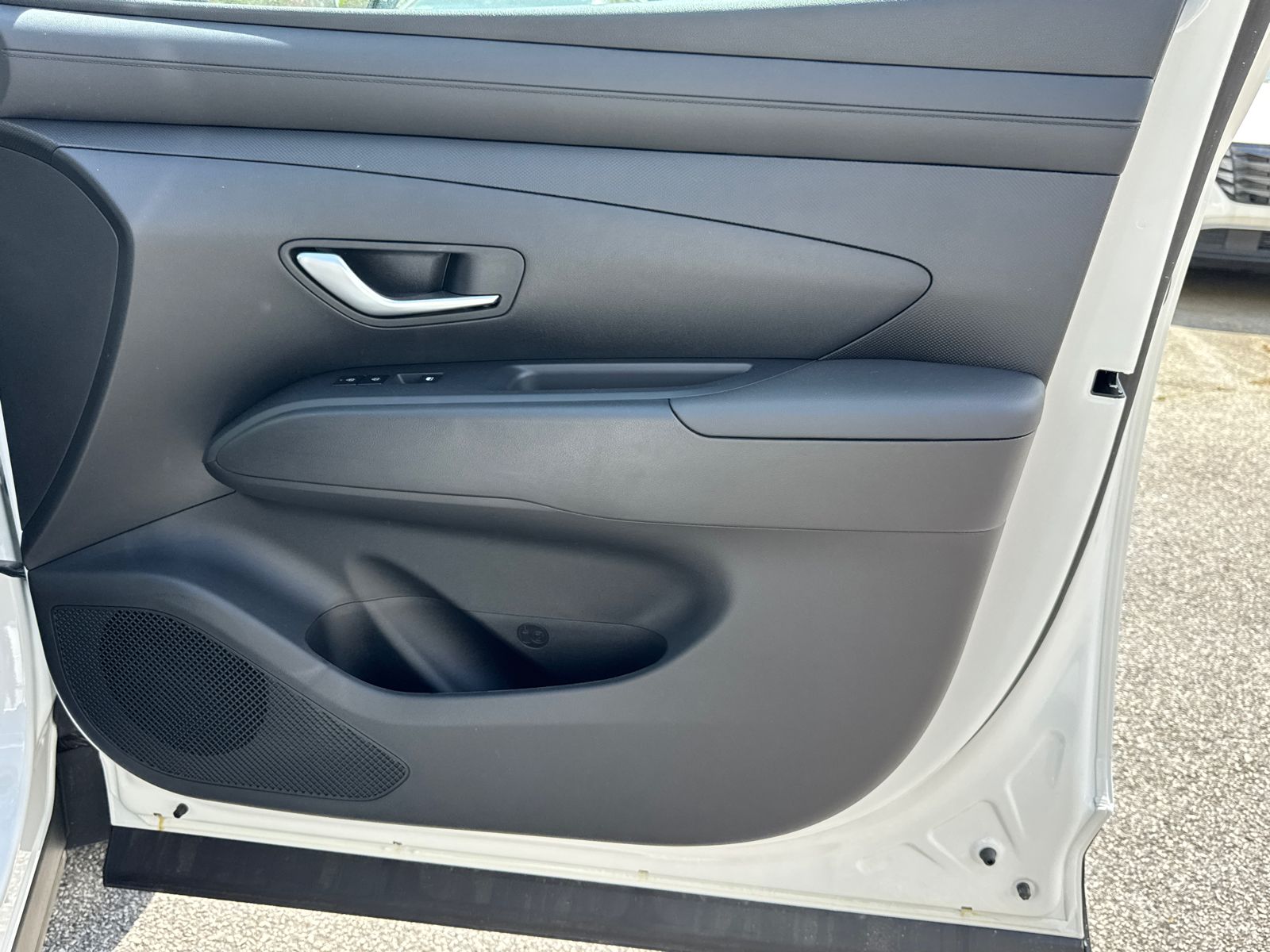 New 2025 White Hyundai SEL image 15