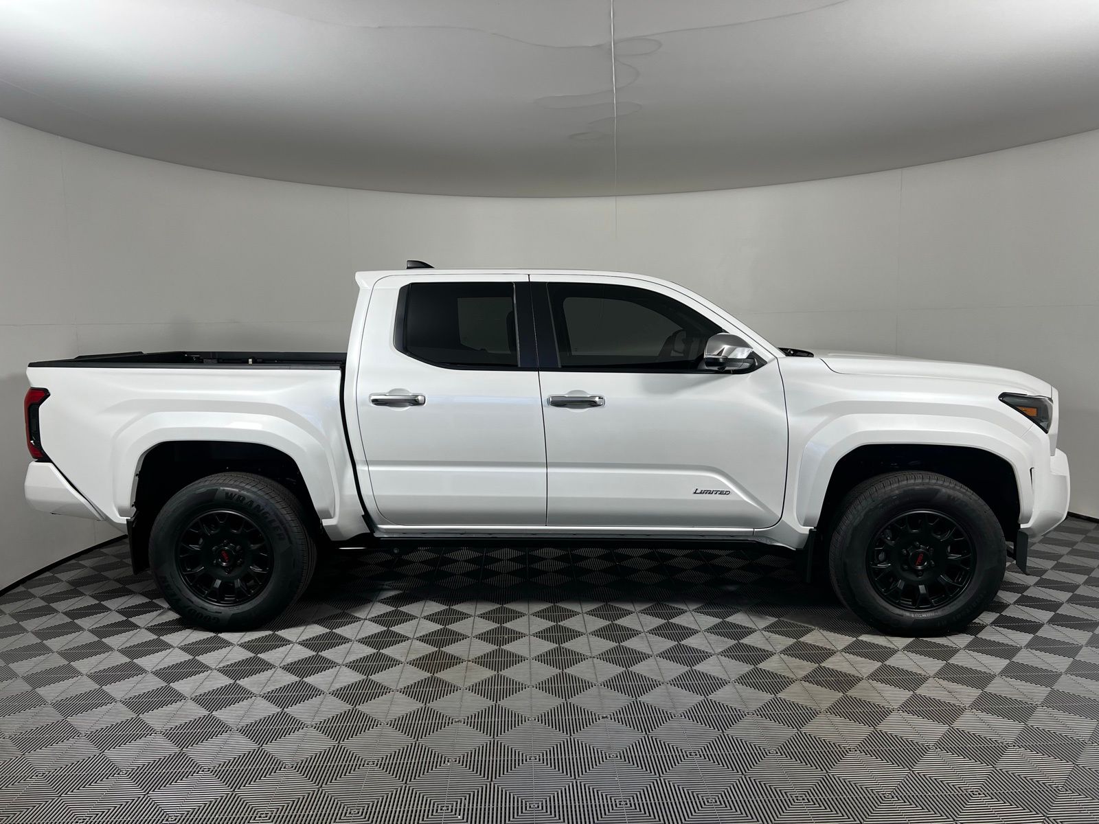 Thumbnail: 2025 Toyota Tacoma - 4