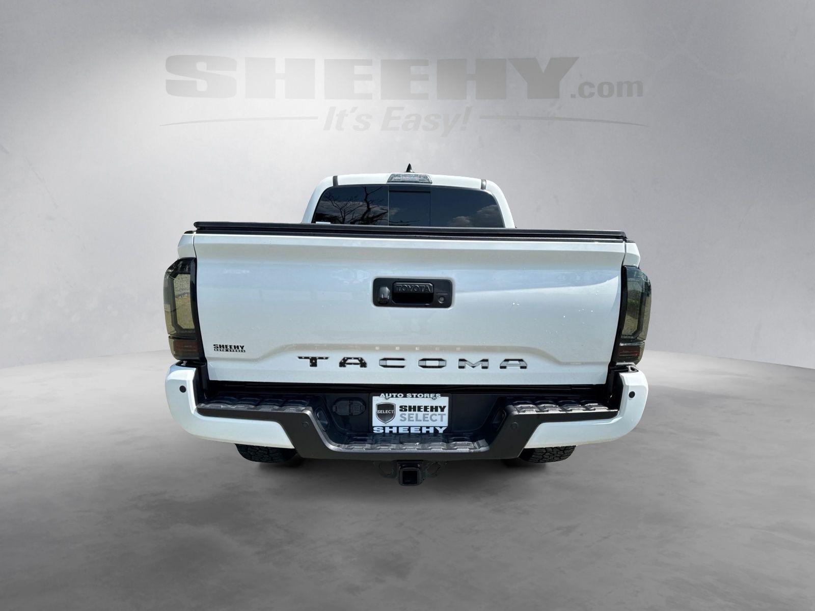 Used 2022 White Toyota TRD Off-Road image 9