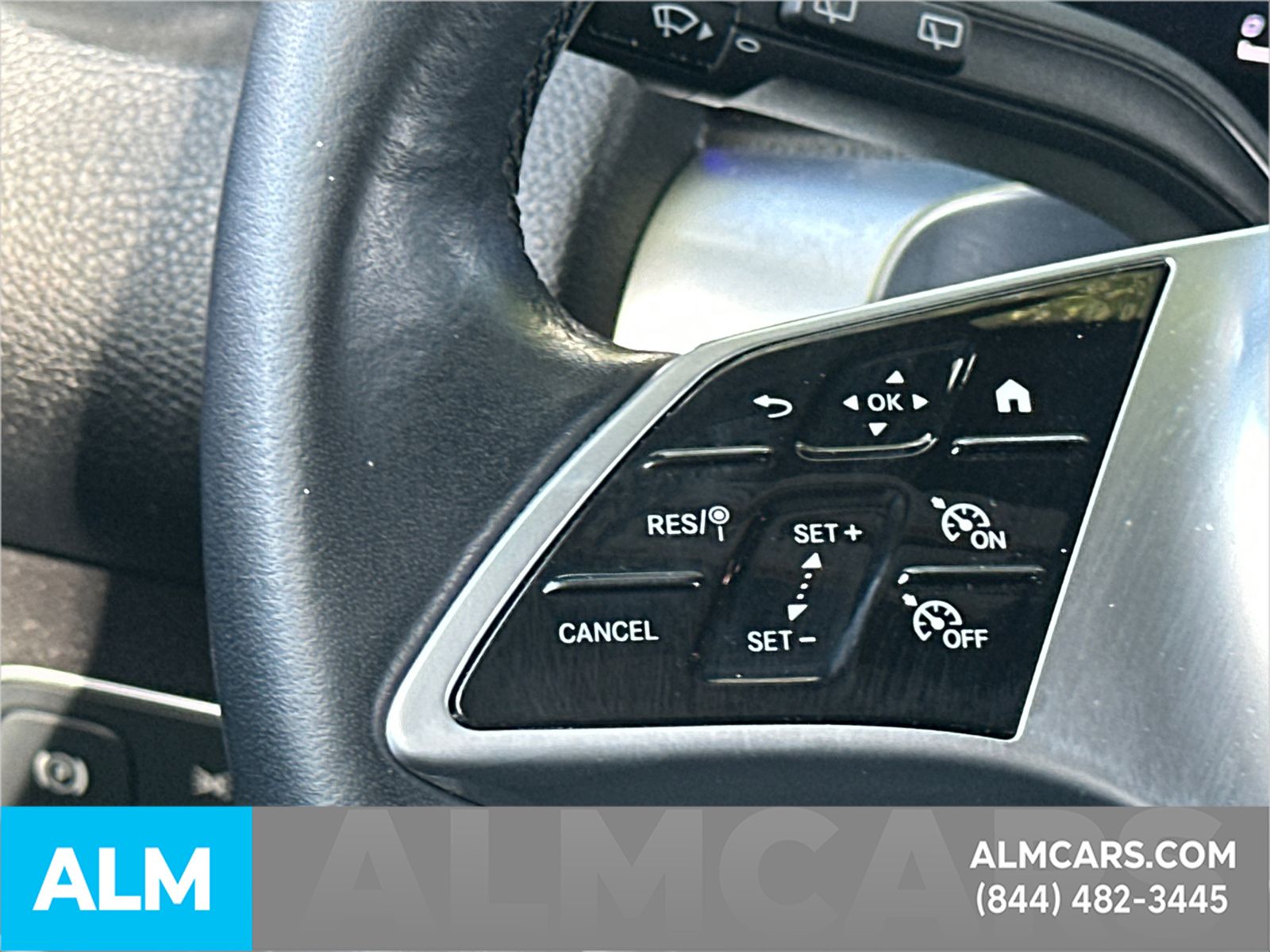Used 2025 Black Mercedes-Benz GLB 250 image 30