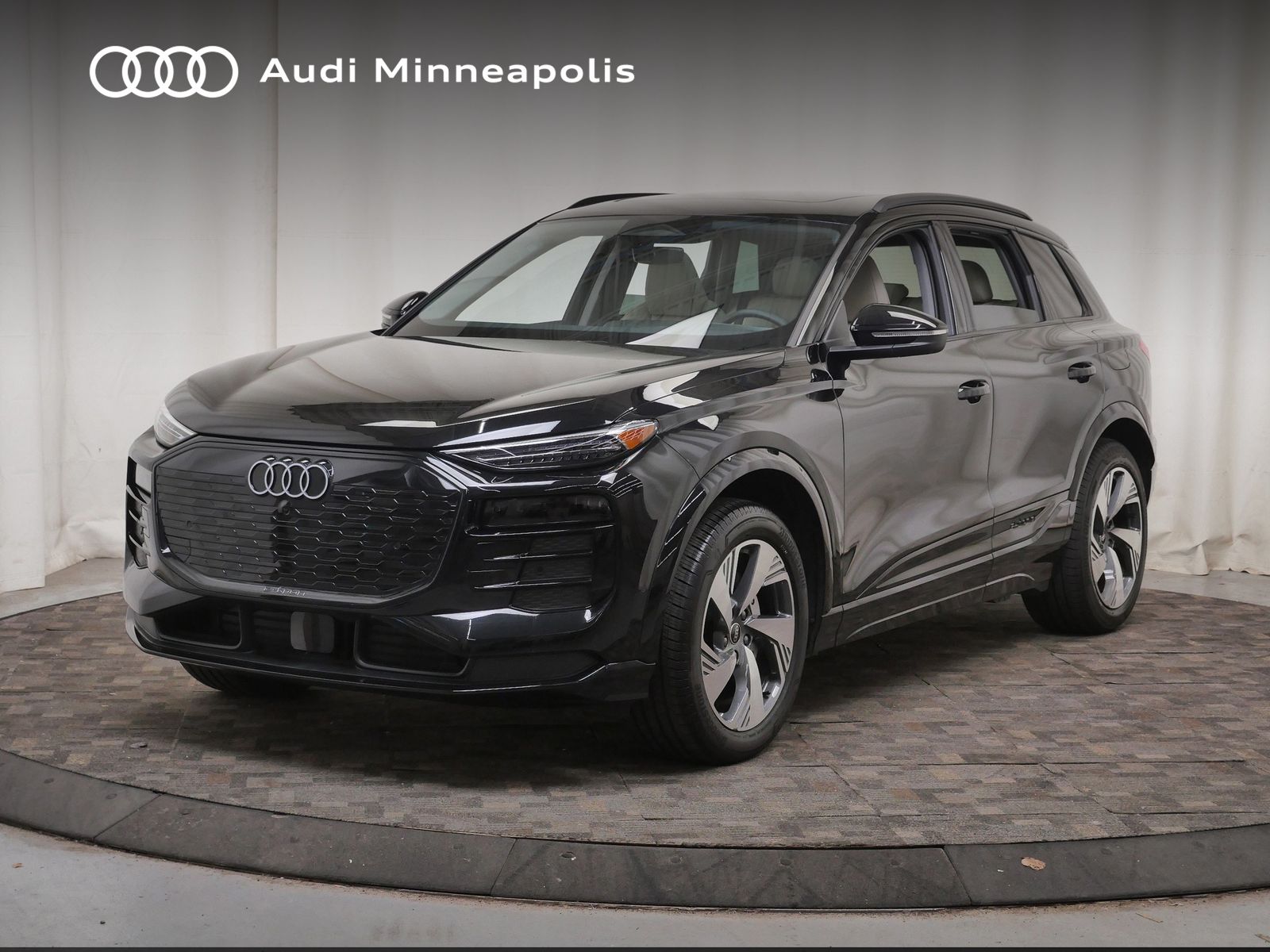 2025 Audi Q6 e-tron quattro Premium Plus