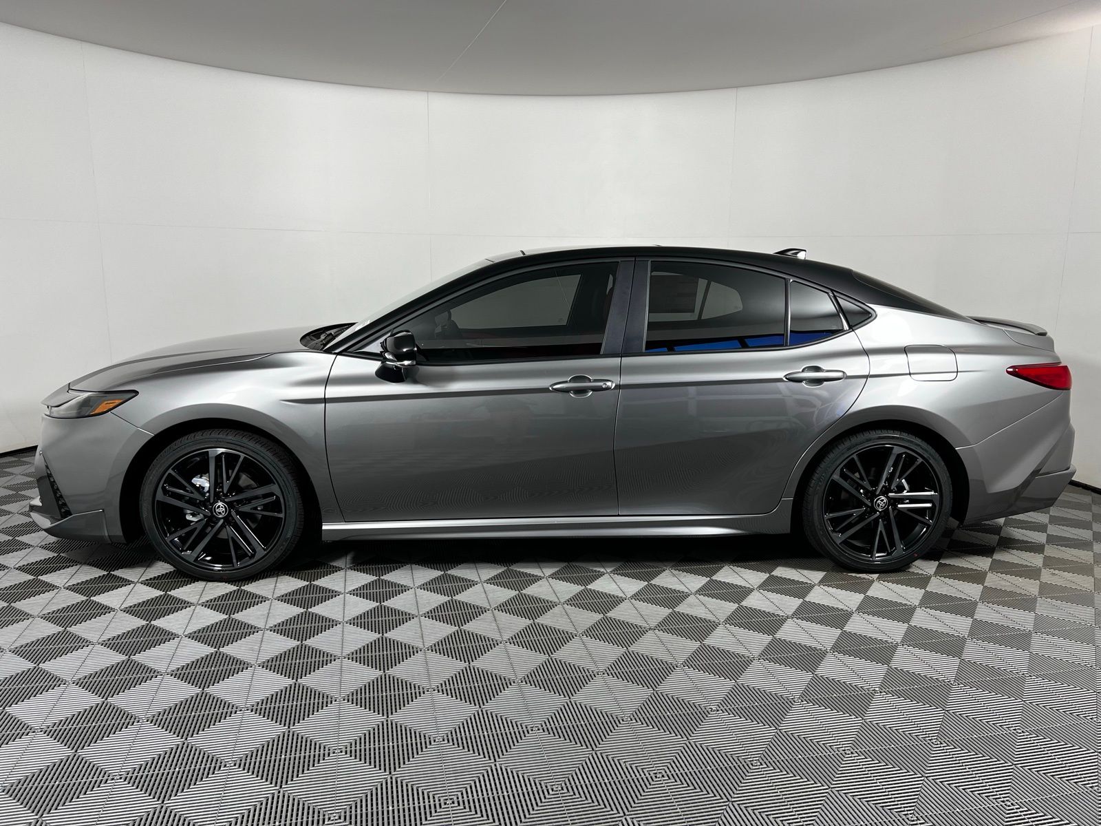 Thumbnail: 2025 Toyota Camry - 8