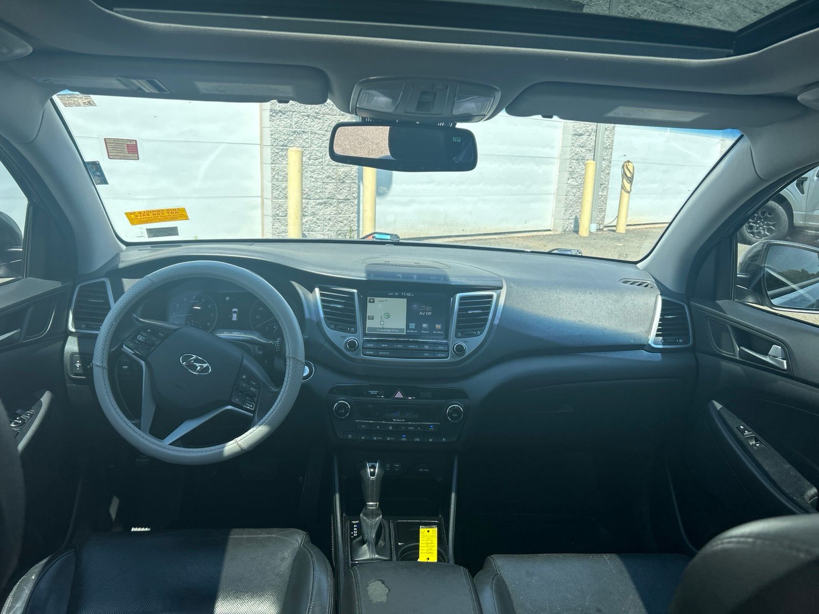 Used 2016 Gray Hyundai Limited image 2