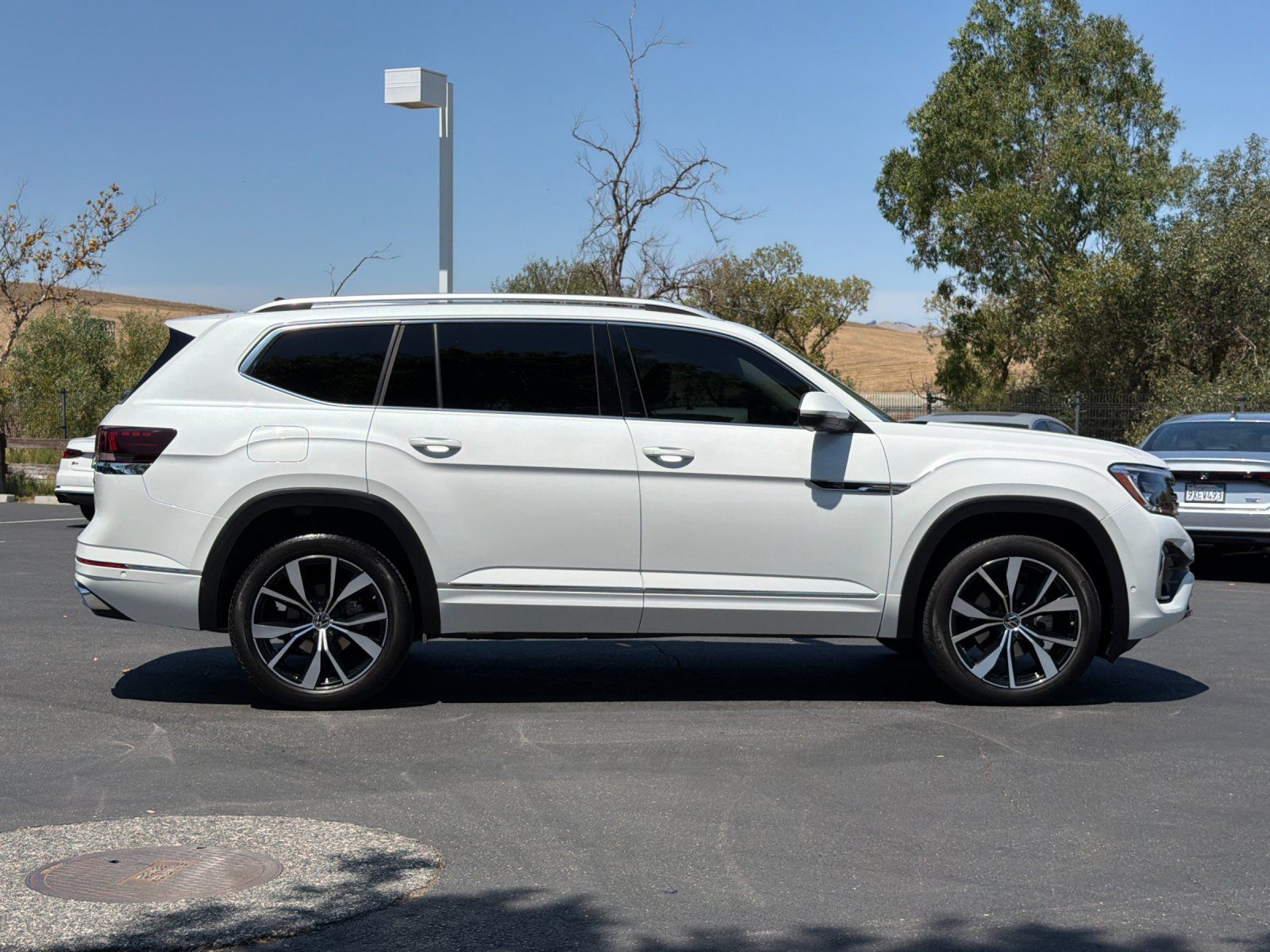 2024 Volkswagen Atlas 2.0T SEL Premium R-Line — foto completa 7 de 28