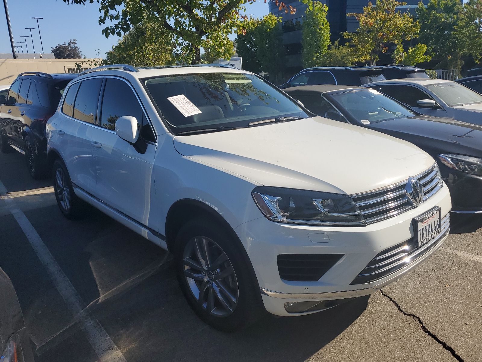 Pure White 2016 Volkswagen Touareg SUV / Crossover 8-Speed Automatic