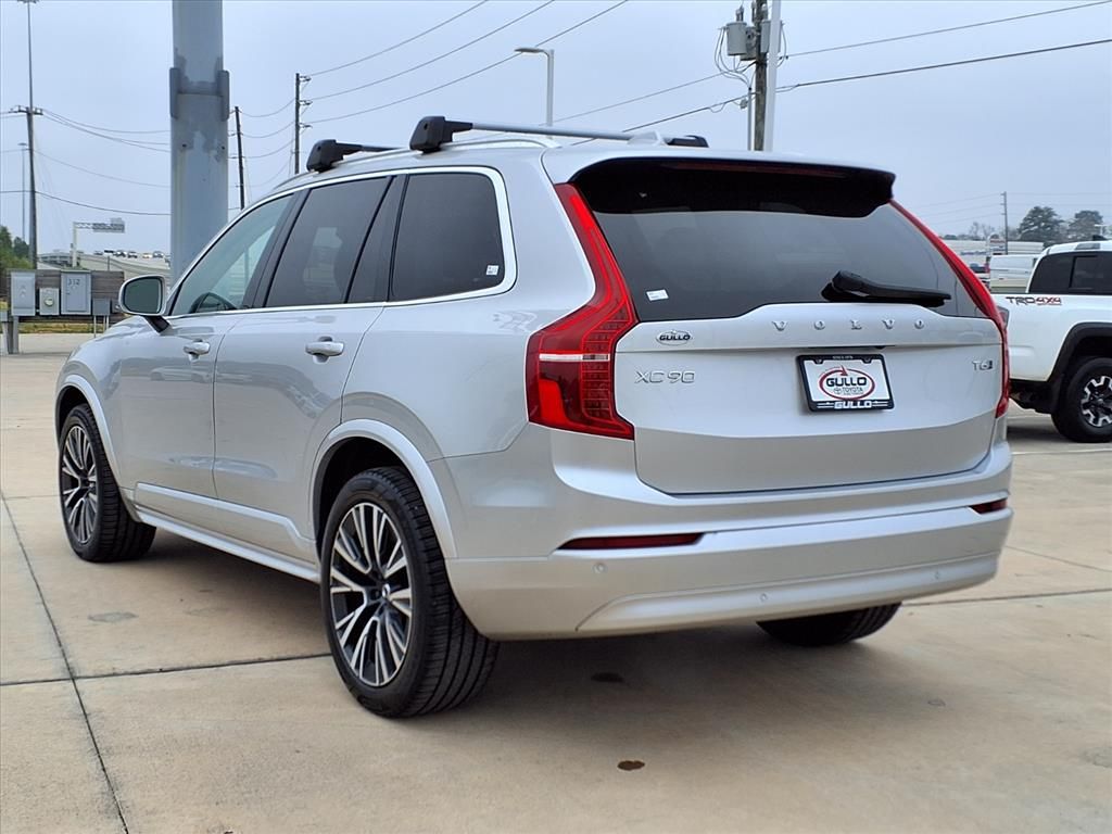 2022 Volvo XC90 T6 Momentum Silver at DeMontrond Auto Country
