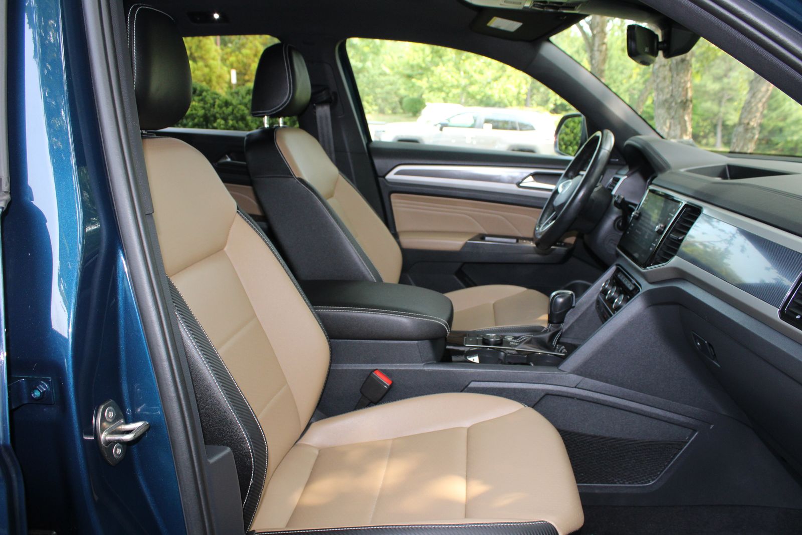 Used 2023 Blue Volkswagen 2.0T SEL R-Line Black image 29