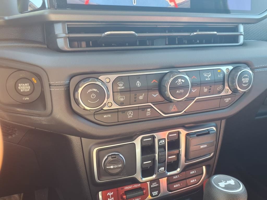 2025 Jeep Wrangler Rubicon - 3