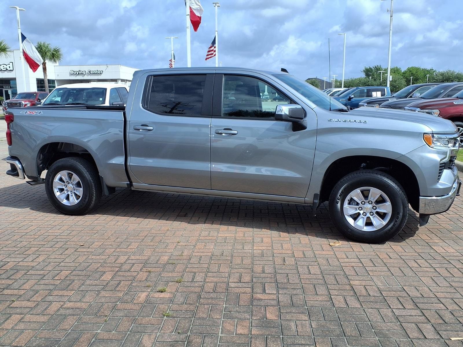 2026 Chevrolet Silverado 1500 LT - 3