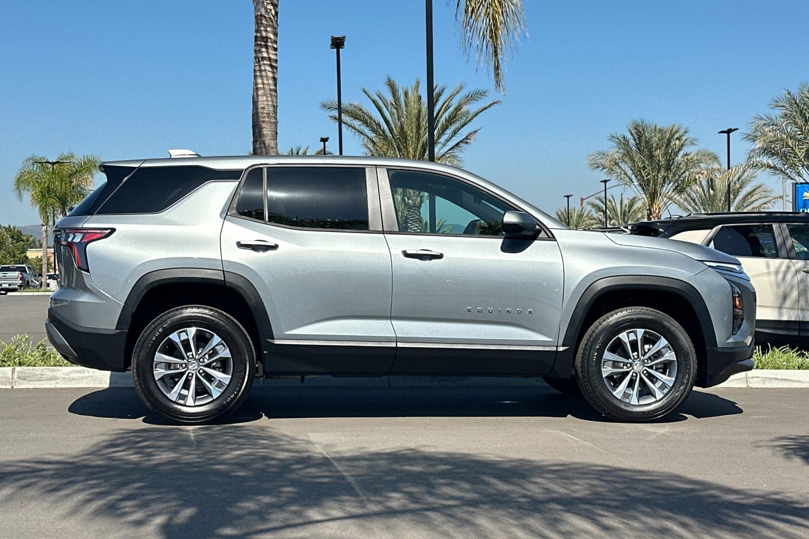 View vehicle photo 3