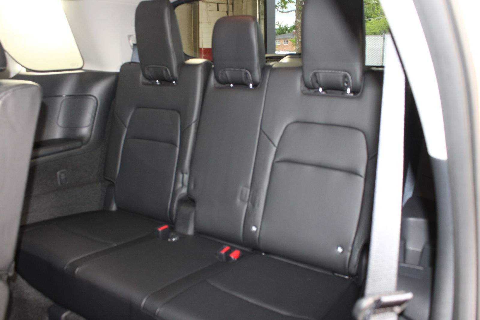 Used 2024 Silver Nissan SL image 14