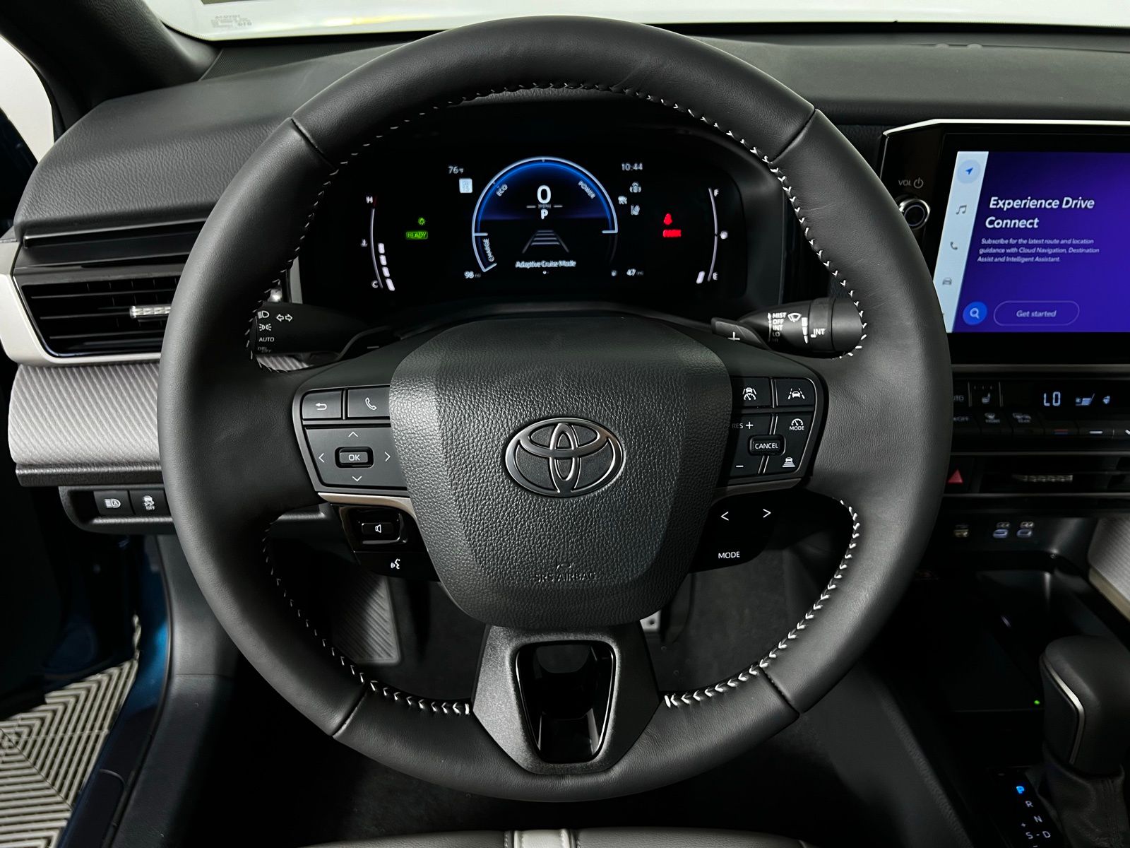 2025 Toyota Camry SE 13