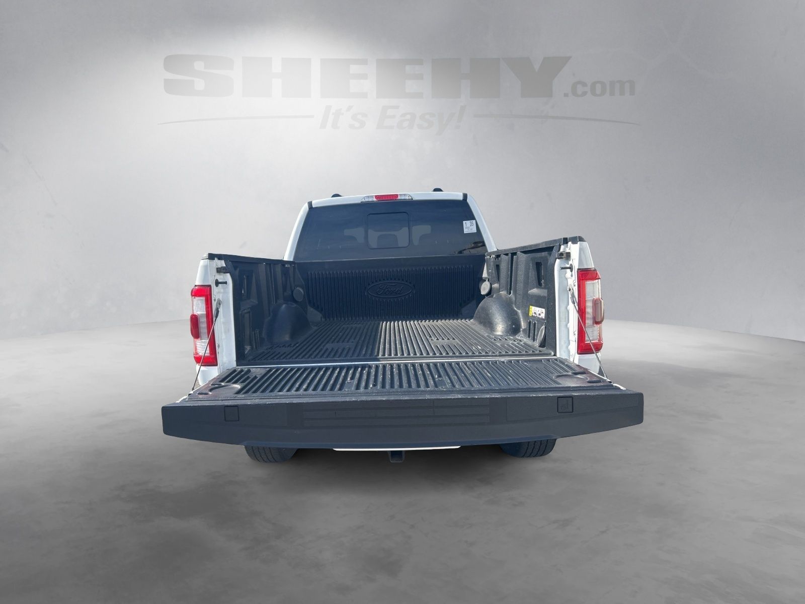 Certified Used 2023 Oxford White Ford Lariat image 23