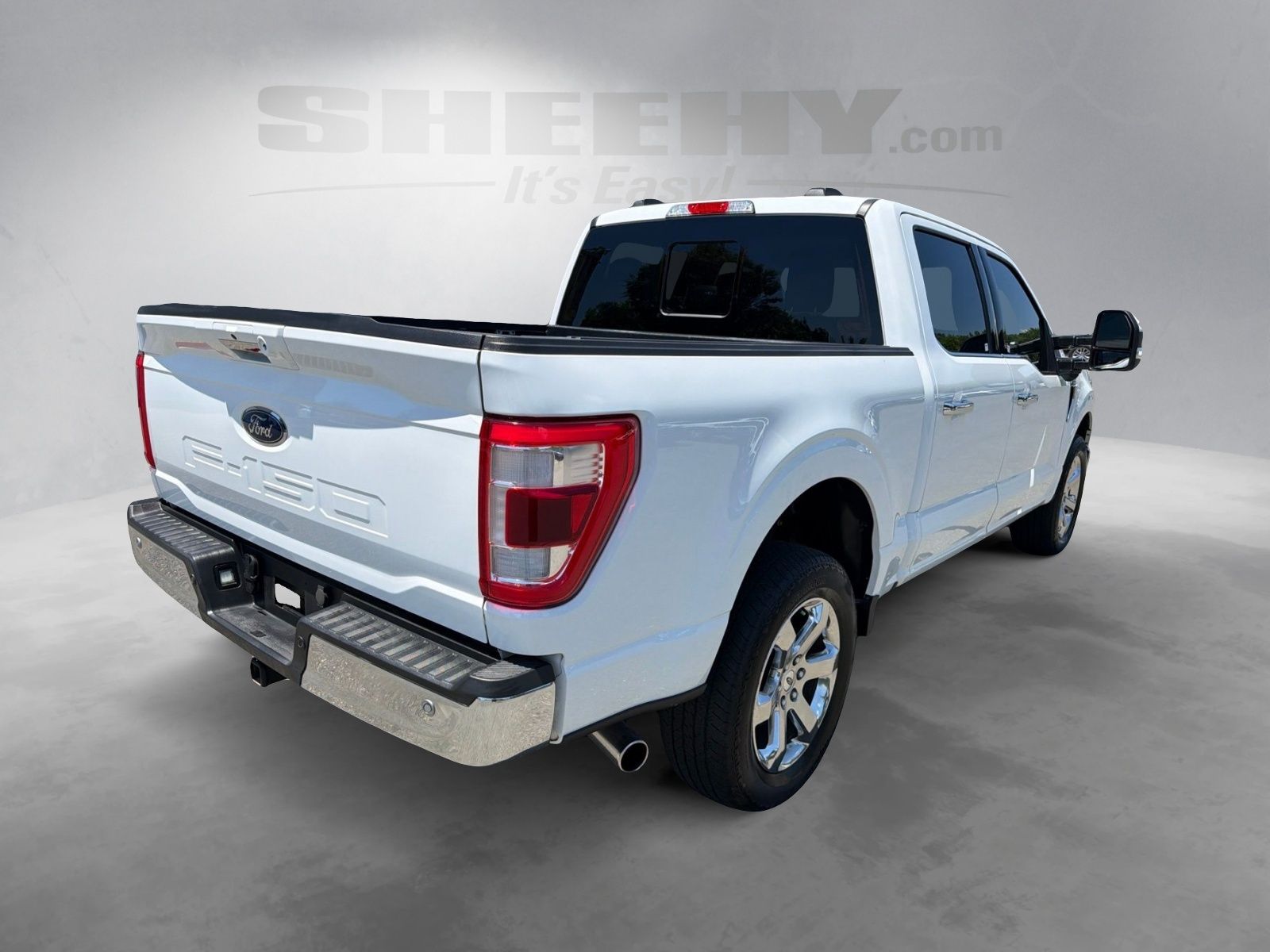 Certified Used 2023 Oxford White Ford Lariat image 14