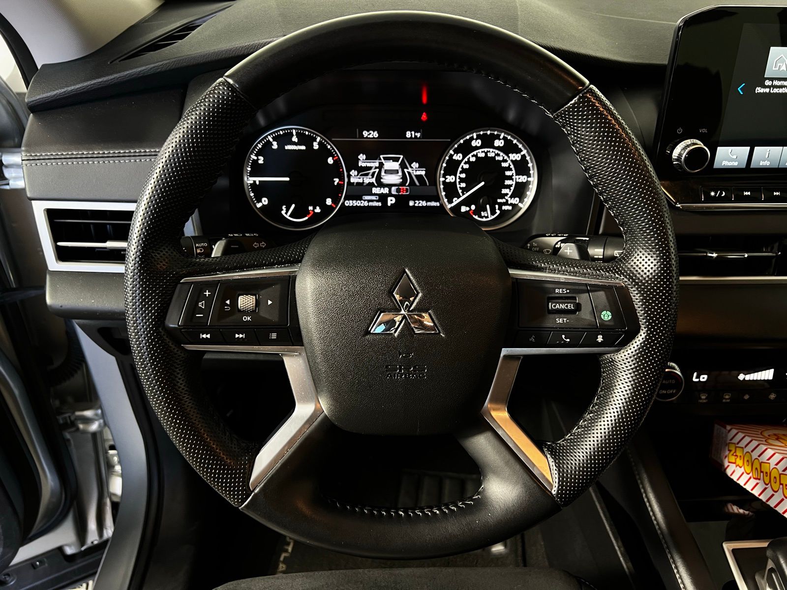 Thumbnail: 2024 Mitsubishi Outlander - 9