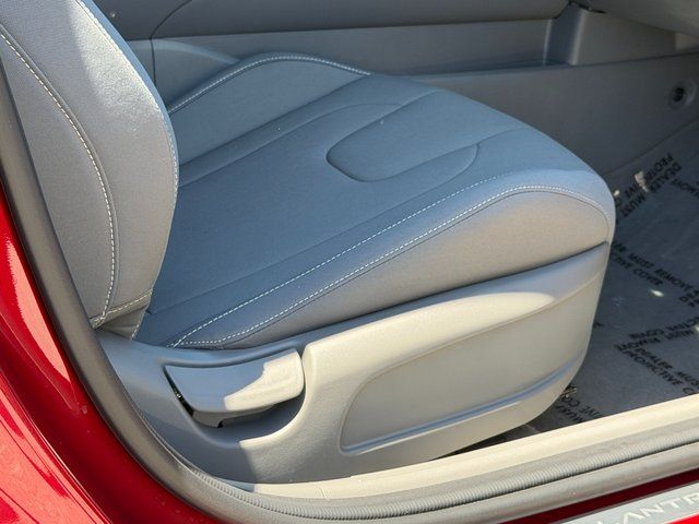 Used 2024 Red Hyundai SEL image 33