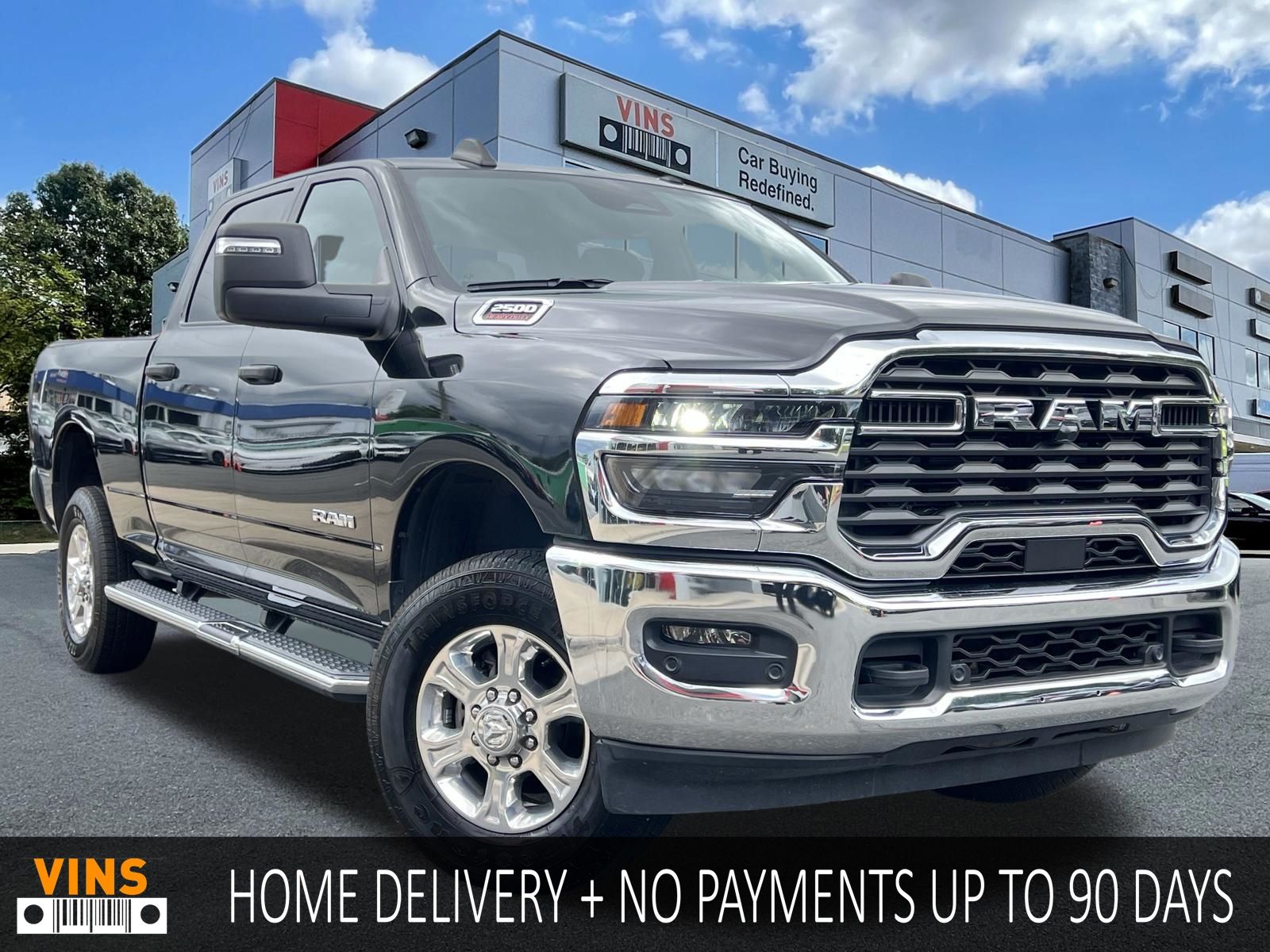 Diamond Black Crystal Pearlcoat 2026 RAM 2500 Pickup Truck Four-Wheel Drive 8-Speed Automatic
