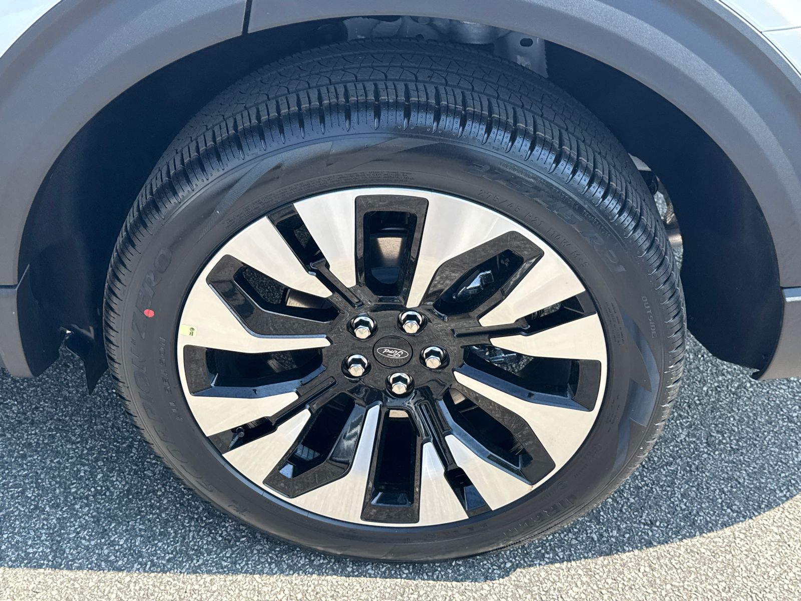 New 2026 Star White Metallic Tri-Coat Ford Platinum™ image 24
