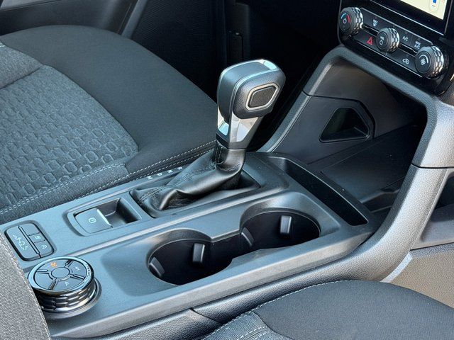 New 2025 Oxford White Ford XLT image 8