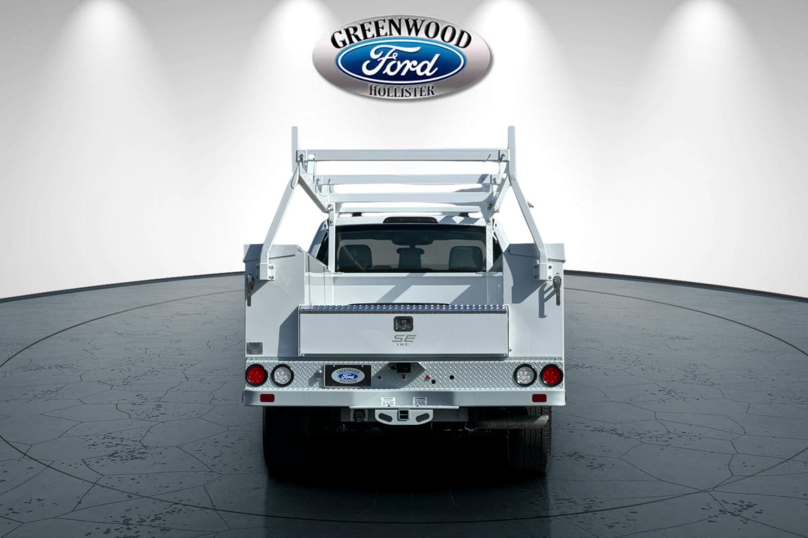 View vehicle photo 5