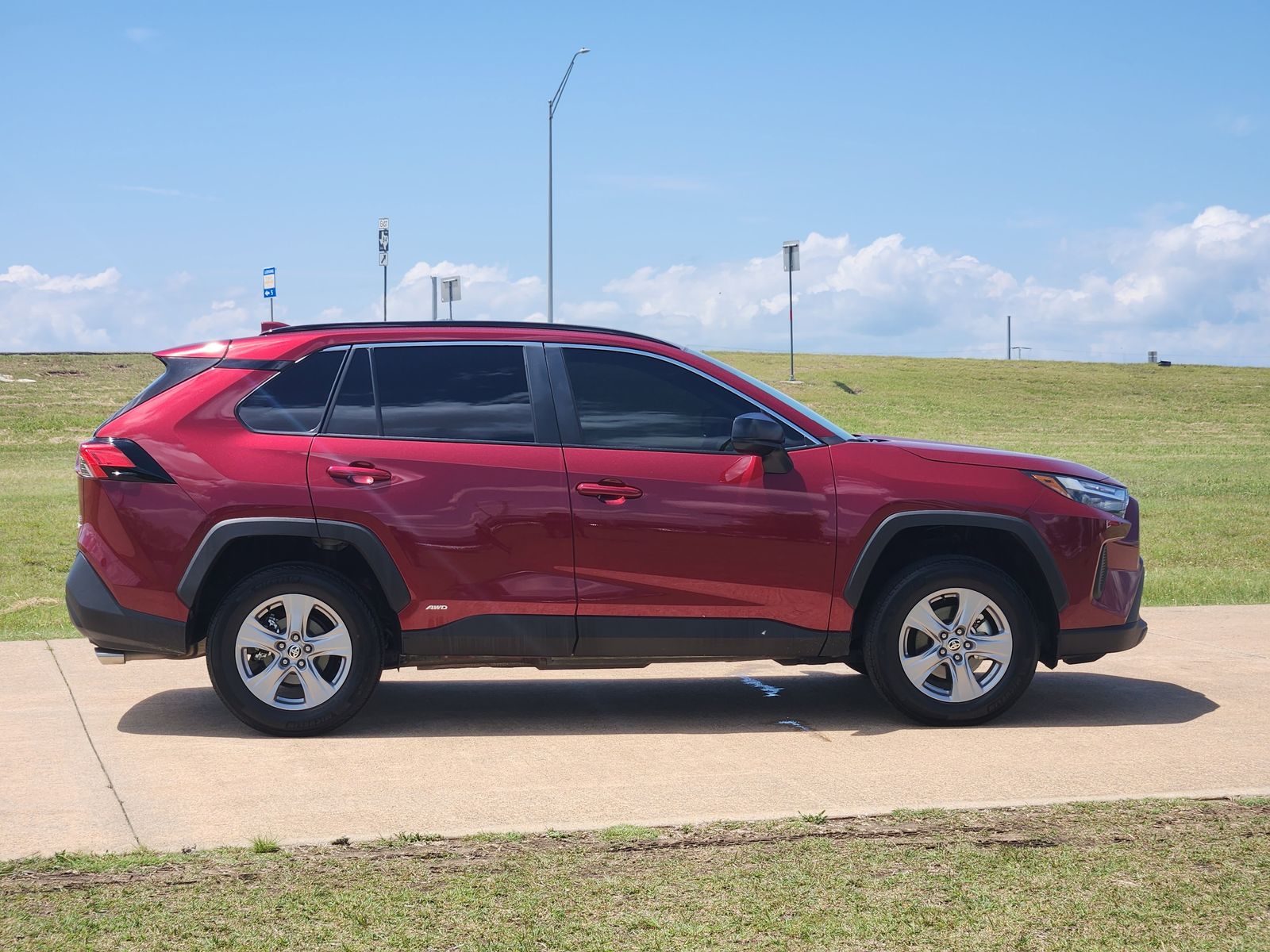 View vehicle photo 7