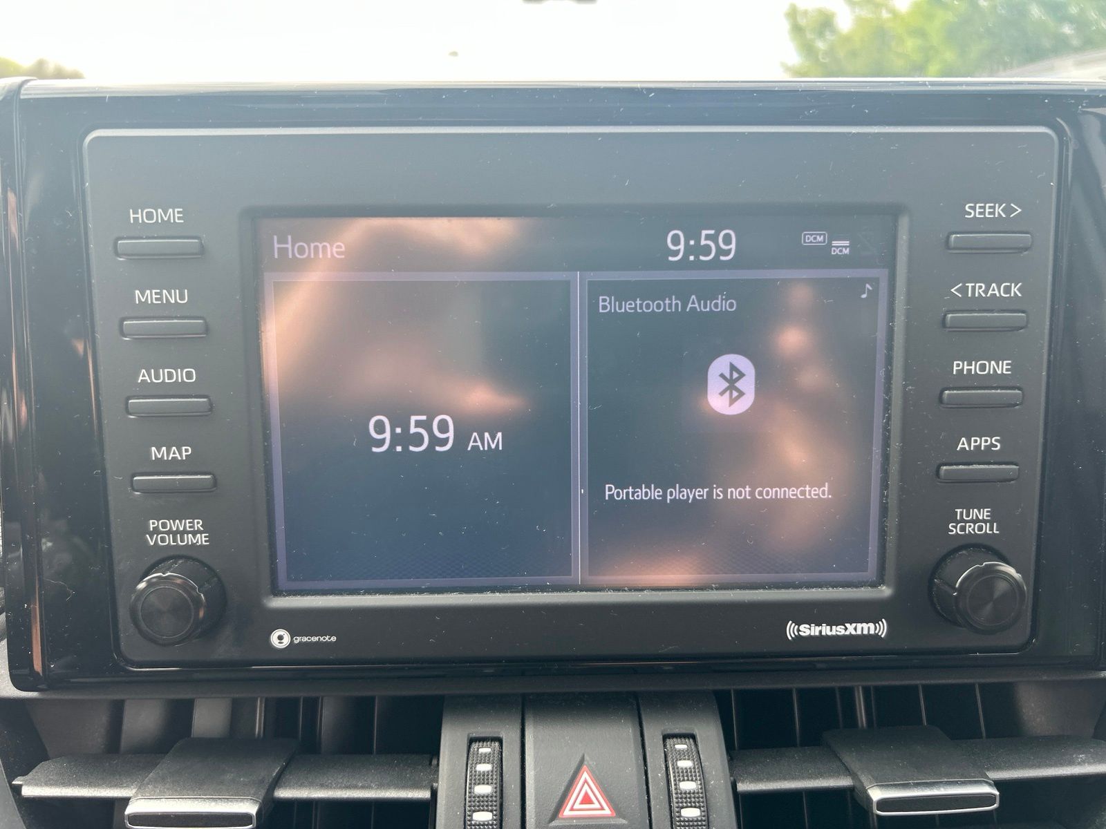 Used 2020 White Toyota XLE Premium image 20
