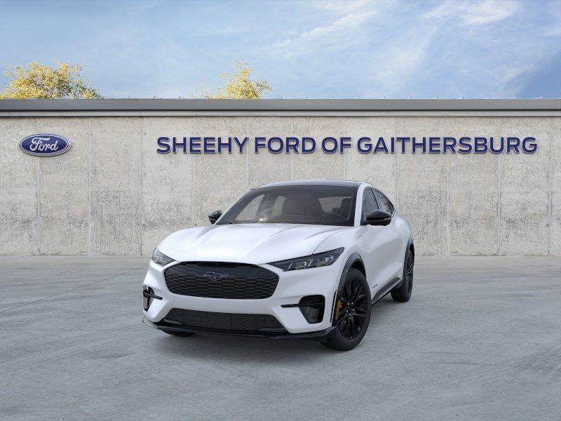 New 2025 Star White Metallic Tri-coat Ford Premium image 2