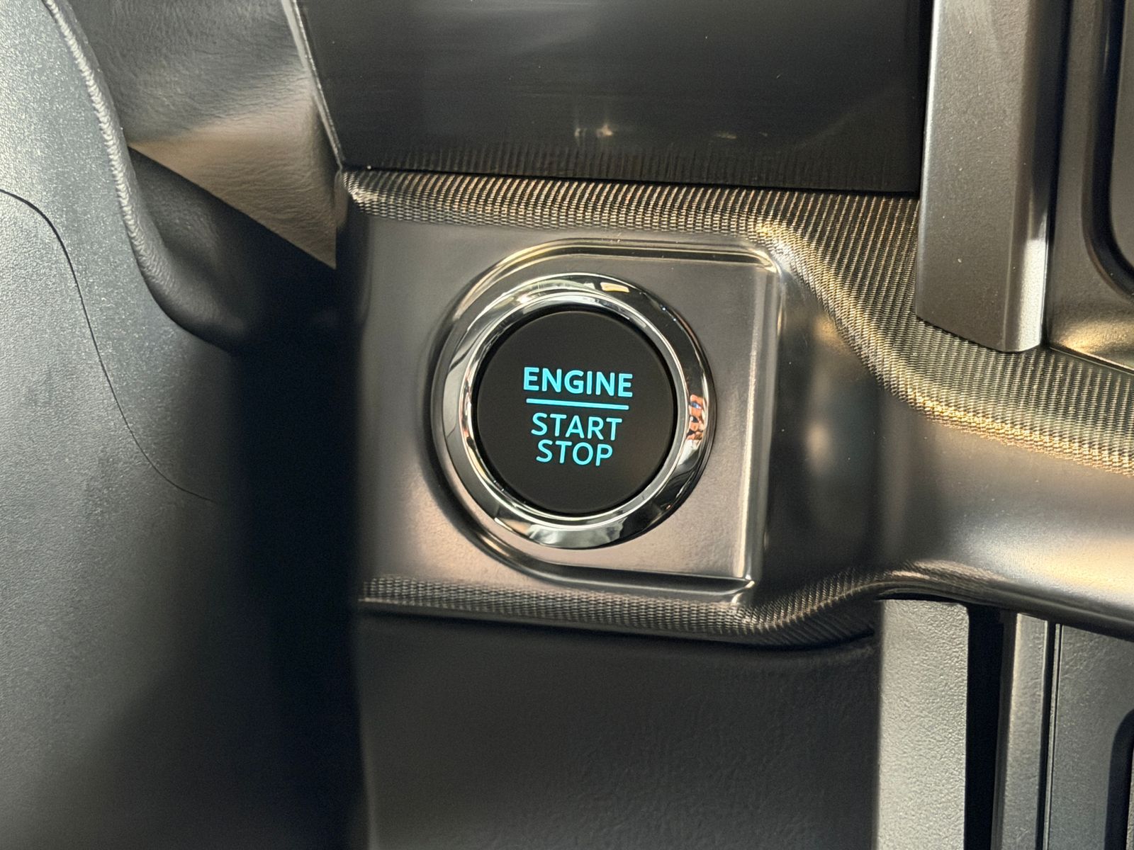 New 2026 Antimatter Blue Metallic Ford Lariat image 31