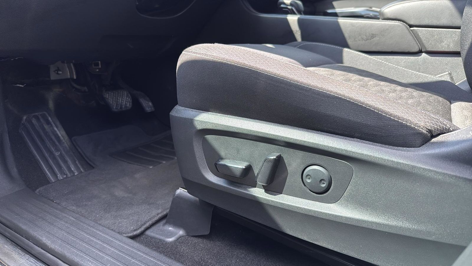 Used Car 2024 Nissan Pathfinder  Sv For Sale Under $30,000 In Austin, Texas