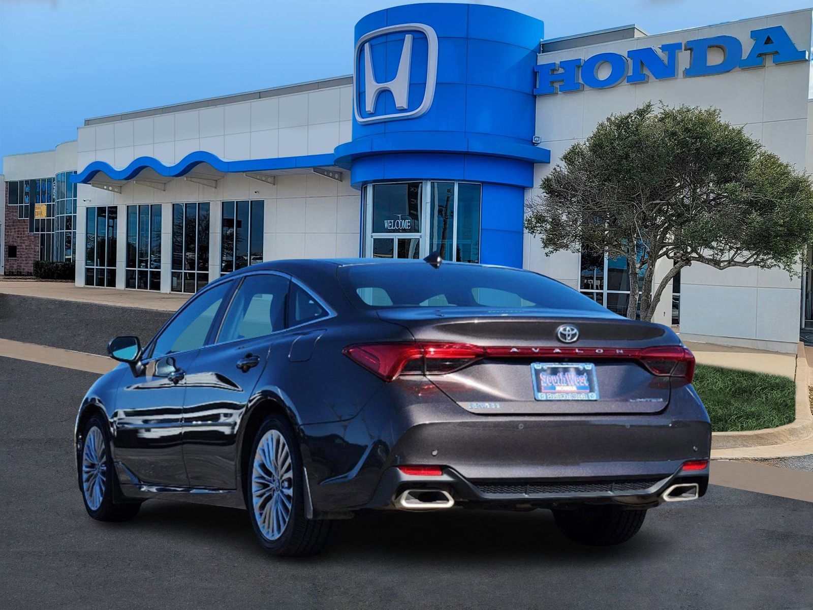 2019 Toyota Avalon Limited 6